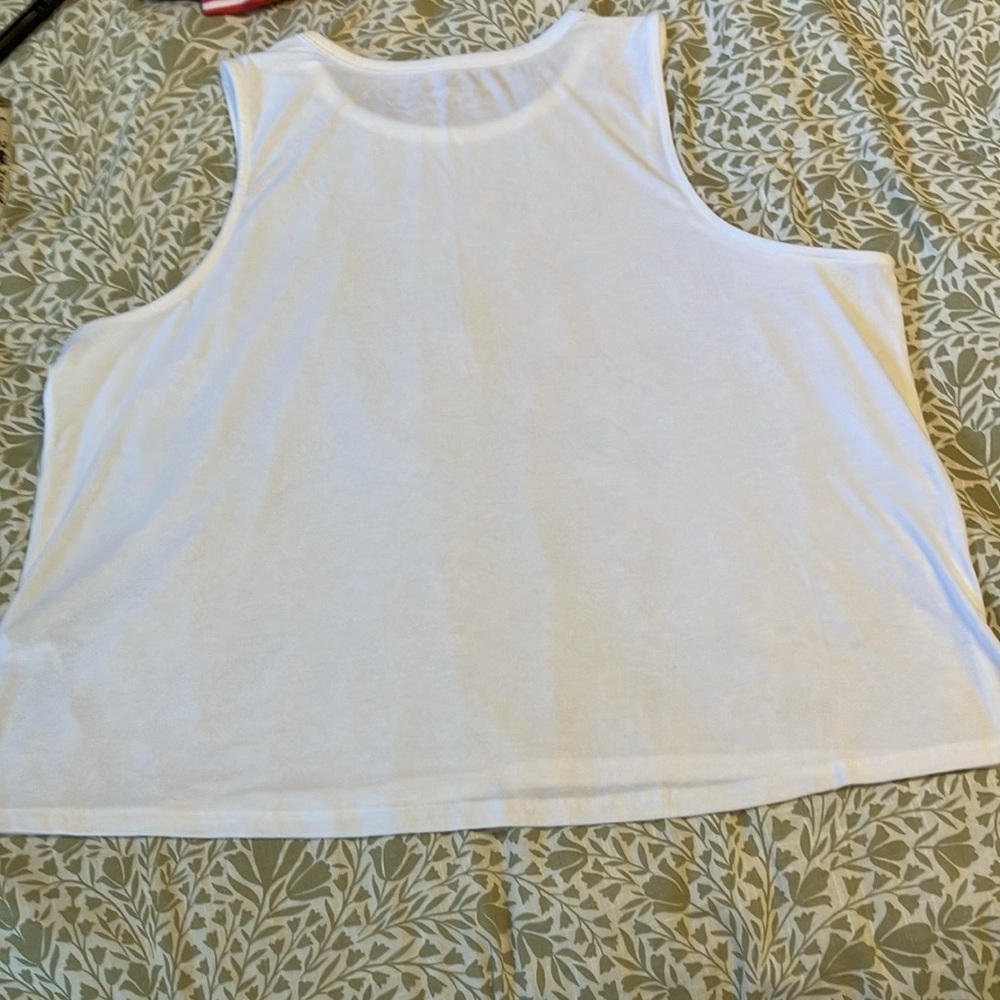 Old navy active White Sleeveless shirt XL